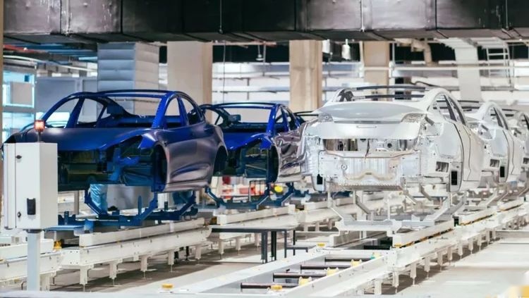 国产Model 3正式预订，35万起，这是不给自主车企活路？