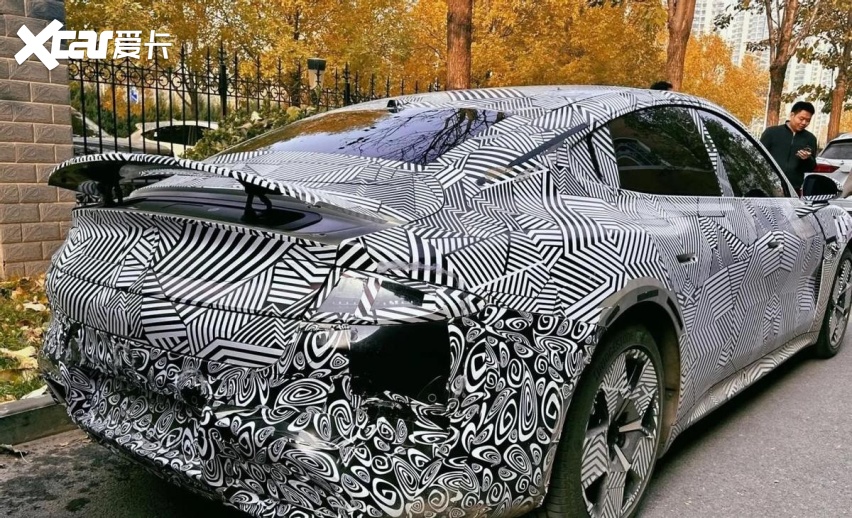 小米汽车su7最新谍照:轿跑造型 三激光雷达,智驾要和华为拼了?