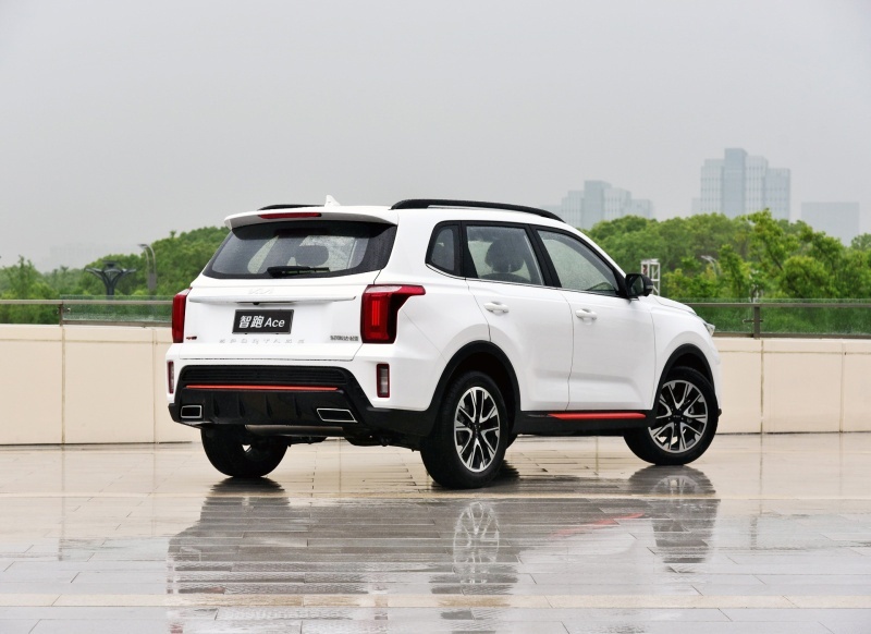 起亚智跑Ace上市 2.0L/1.5T 13.98万元起售贵不贵？