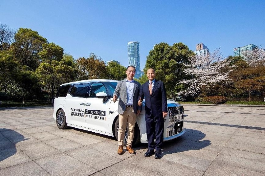 从两会和亚运会接待专属用车，国产高端MPV的时代来了