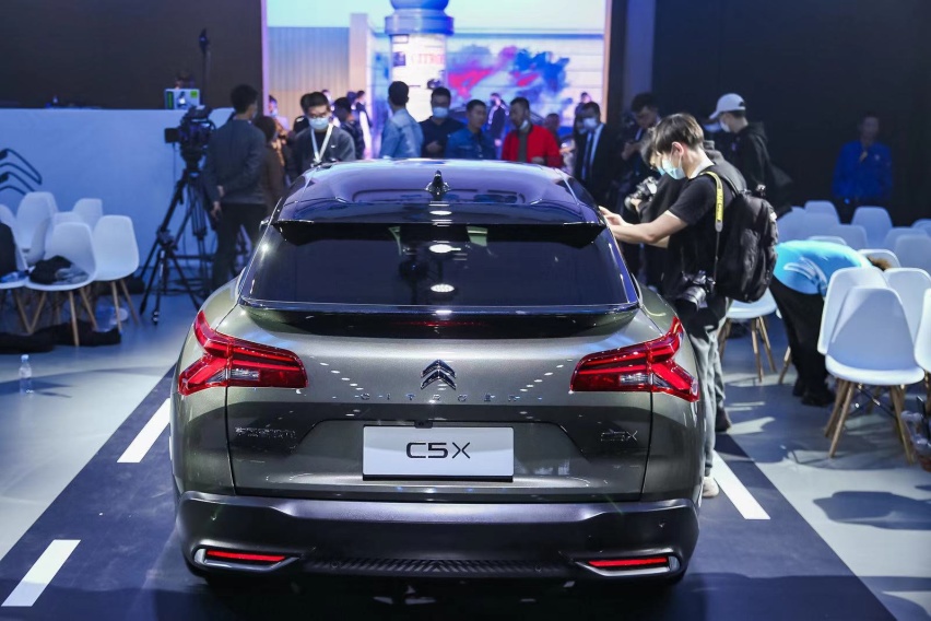 浅析“凡尔赛”命名哲学，东风雪铁龙C5X如何定义新品类？