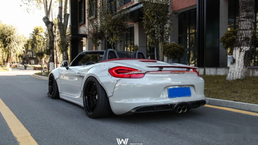 这台981 Boxster为何那么像718 GT4？坚持移植就不会过时