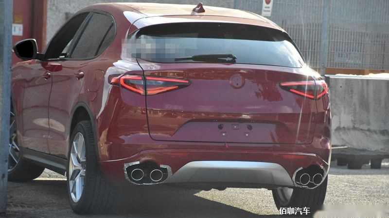maserati-small-suv-first-spy-photo (5).jpg