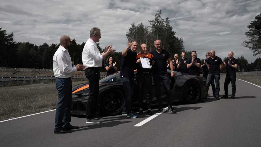 速度再被刷新，布加迪Chiron跑出490.48km/h极速