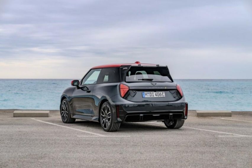 MINI Cooper SE JCW Trim官图发布