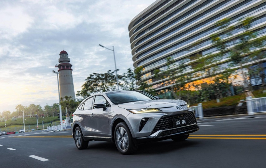 试驾官丨这台丰田“最美SUV”，竟然还这么好开？