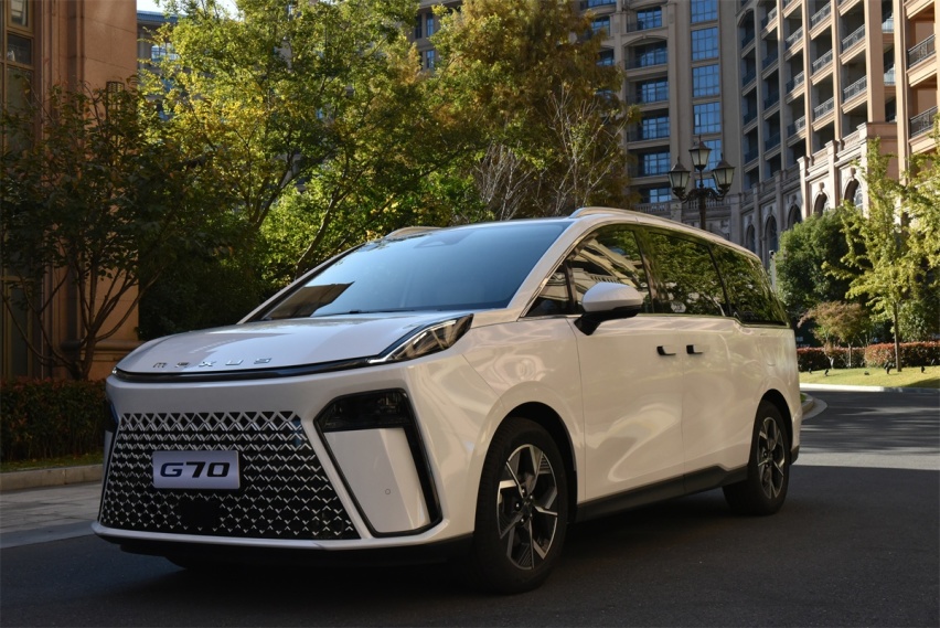 15万级家用MPV优选！2.0T加9AT 家庭出游就选它！