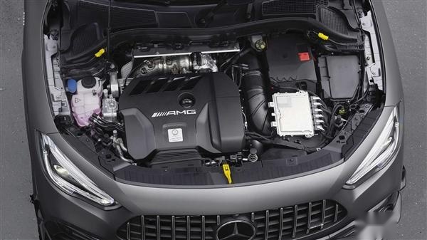 【80君快讯】梅赛德斯-AMG GLA 45/45 S官图