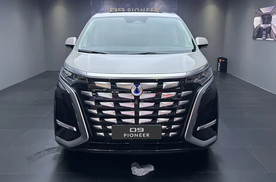 新腾势D9上市，30.98万起，选它还是别克GL8陆尊？
