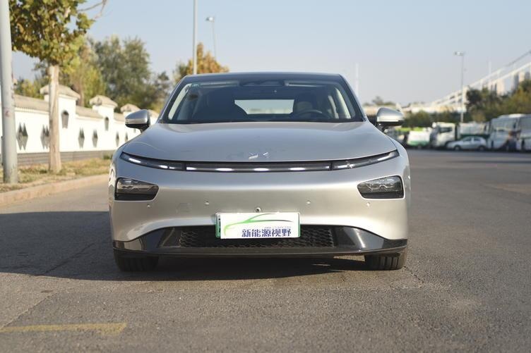 动力续航上能与特斯拉Model 3比肩的车型——小鹏P7