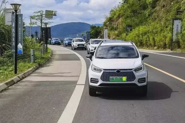 大陆推迟自动驾驶投资；连续两天理想ONE刹车失灵冒烟