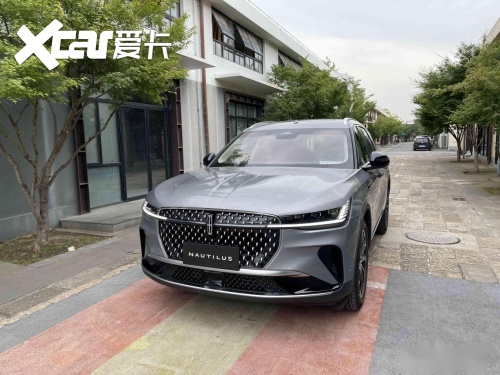 林肯航海家内饰：打开车门瞬间感受豪华