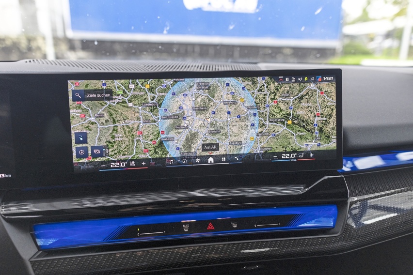 自行卓越：BMW i5 M60 xDrive