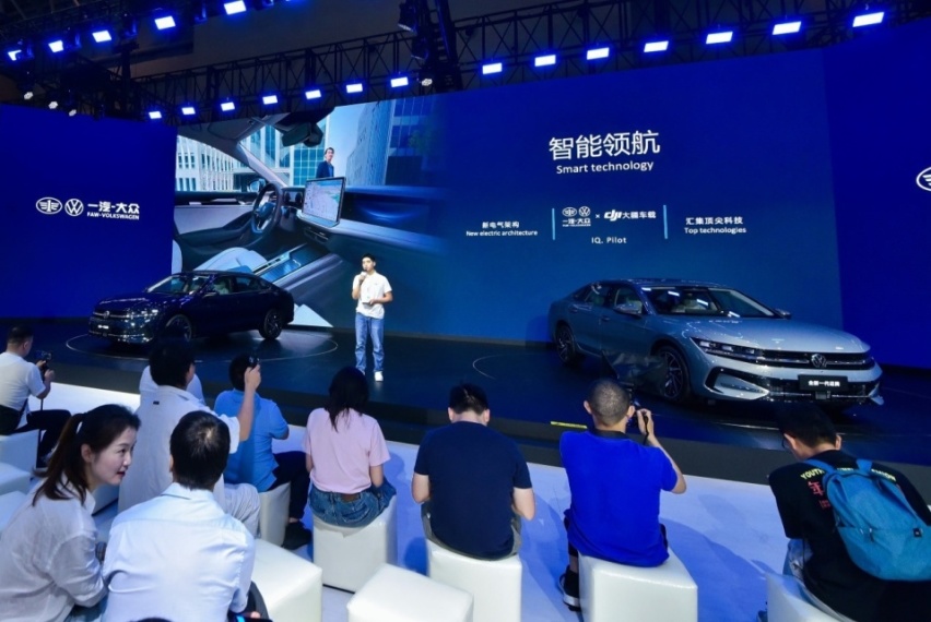 零百加速仅3.7秒，极狐阿尔法S5能否“跑”过竞品？