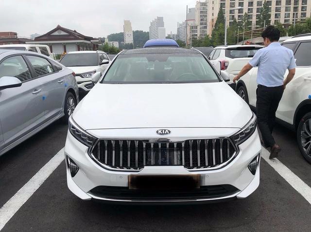 商务又大气 新款起亚k7海外实车到店