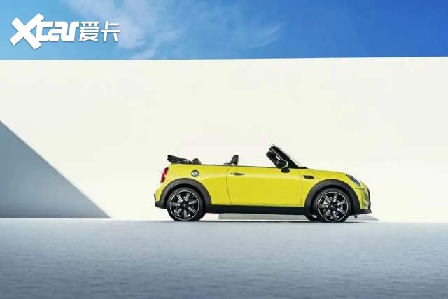 MINI CABRIO，迎着风“撩开”少女的心？