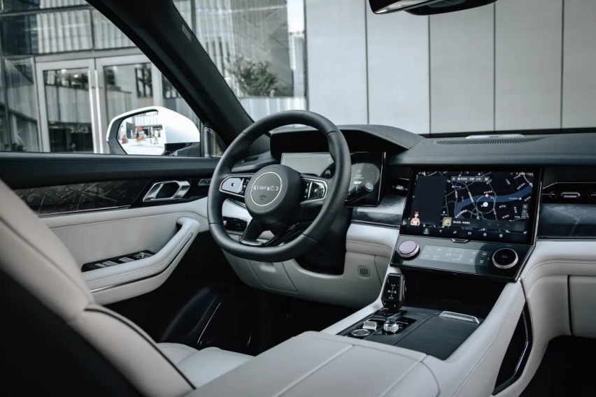 买台30万级大SUV,只能是台“工具车”?