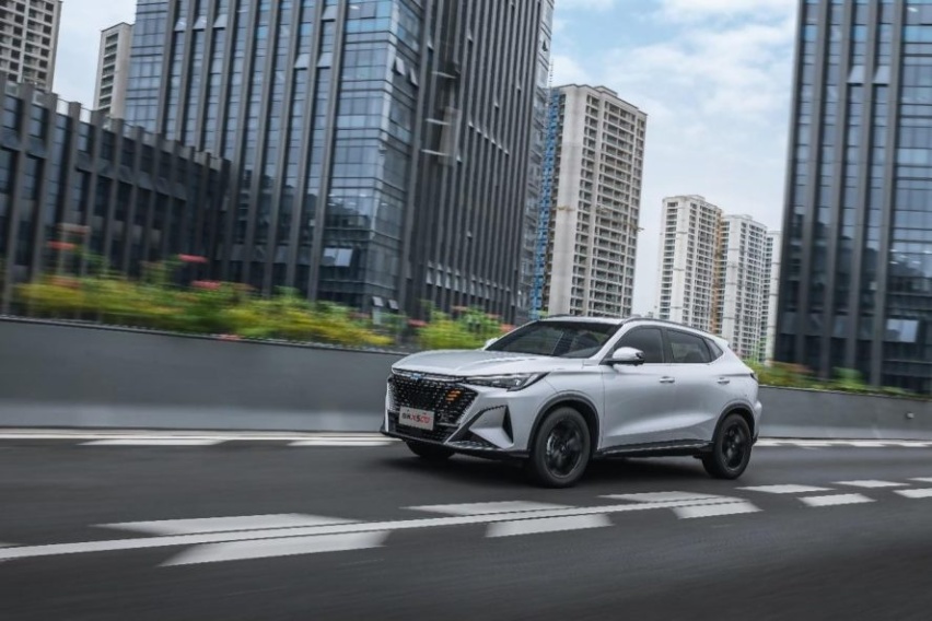 欧尚X5 PLUS携欧尚X5经典款齐上市，坐实年轻人第一台运动SUV