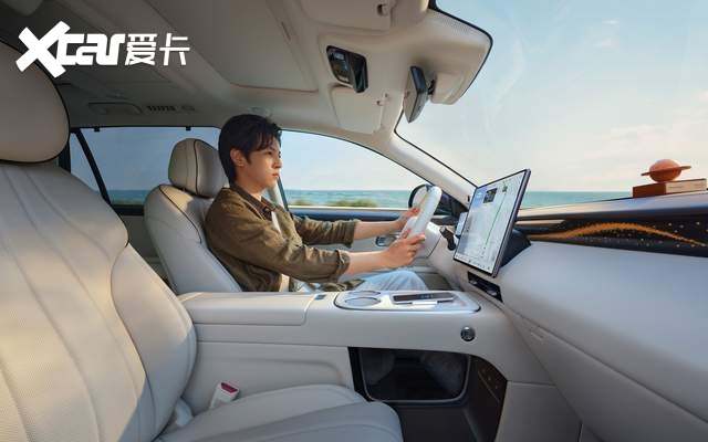 东风奕派M8正式上市,标配华为乾崑全家桶限时入手门槛16.58万起
