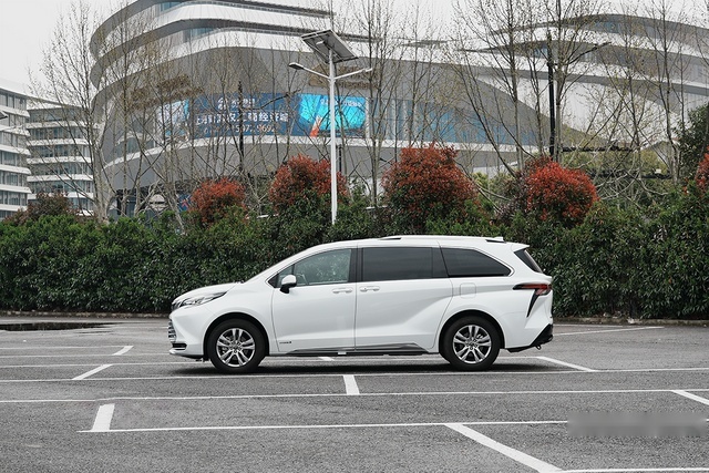 试驾赛那，全能型MPV，你是否感到了满载的归属感？