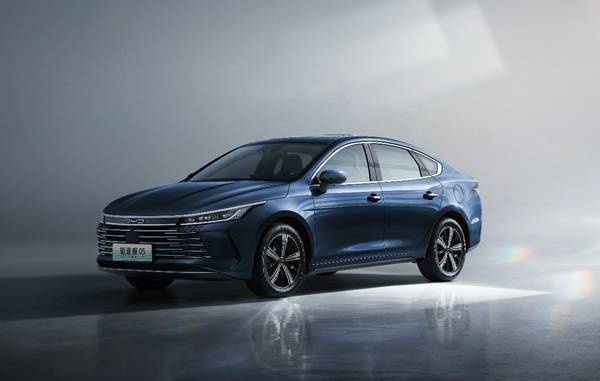 比亚迪驱逐舰05荣耀版上市 售7.98万元起