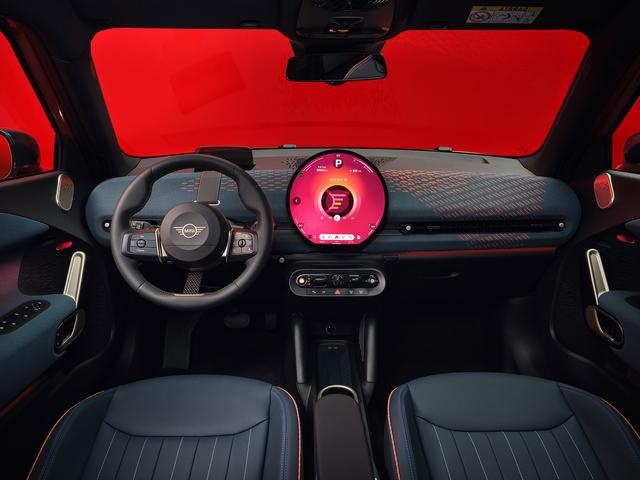 宝马之夜：全新MINI Aceman携新家族首秀