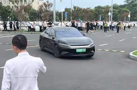 天府机场转圈真相曝光，官方首次回应，行车记录仪彻底被扒！