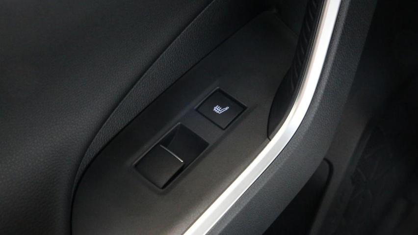 能否在纯电当道的时代闯出一片天？试驾：RAV4荣放双擎E+