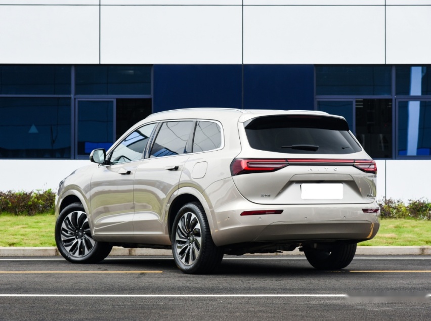 都是新能源中大型SUV，岚图FREE和问界M7，谁的安全性更靠谱？