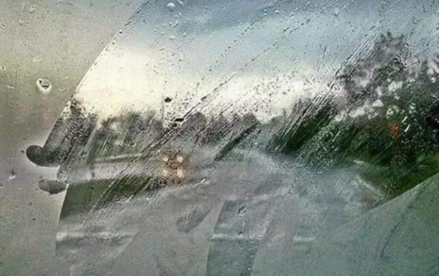 小心驶得万年船，暴雨天开车需要注意这几点，再看一次加深记忆