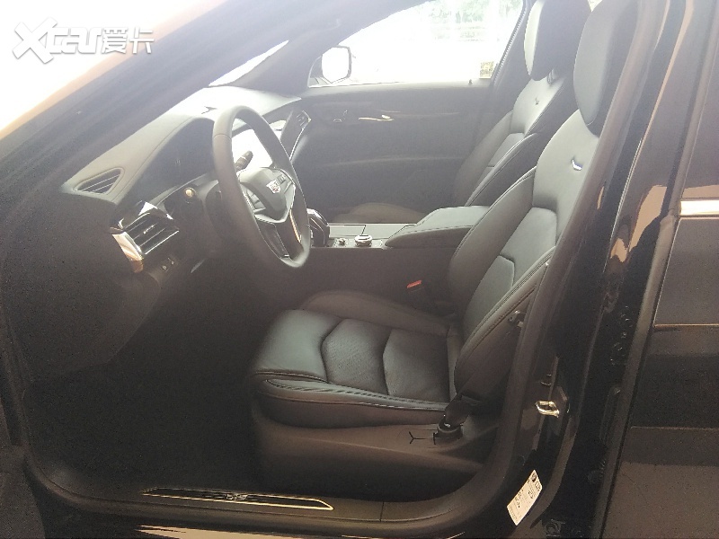 凯迪拉克CT6 探店实拍 4.2T+V8 动力超奔驰E级 配