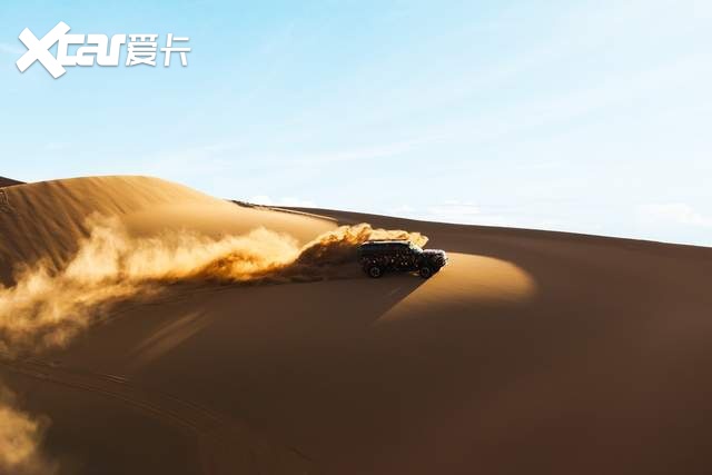 不绕行不反复涮坡,银河战舰 700 极限沙漠测试太震撼