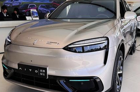 问界M6纯电Max/Max+双车实测，22.98万起，两万差价该怎么选