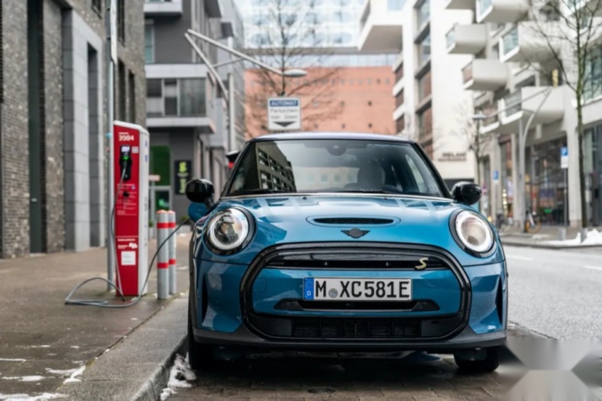 MINI COOPER SE：WLTP续航203~234公里，配渐变色