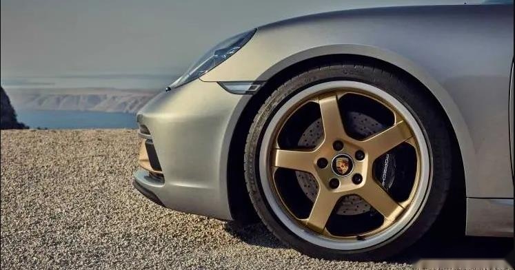 保时捷718 Boxster25周年纪念版上市，国内国外差异