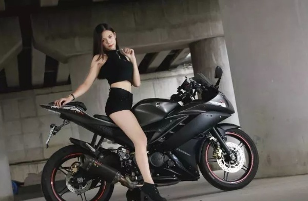 女骑手圈的热门机车，平易近人的小钢炮，了解一下？