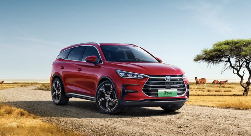 别燃油焦虑了，20来万的唐DMI、RAV4双擎E+、迈腾GTE就解决了