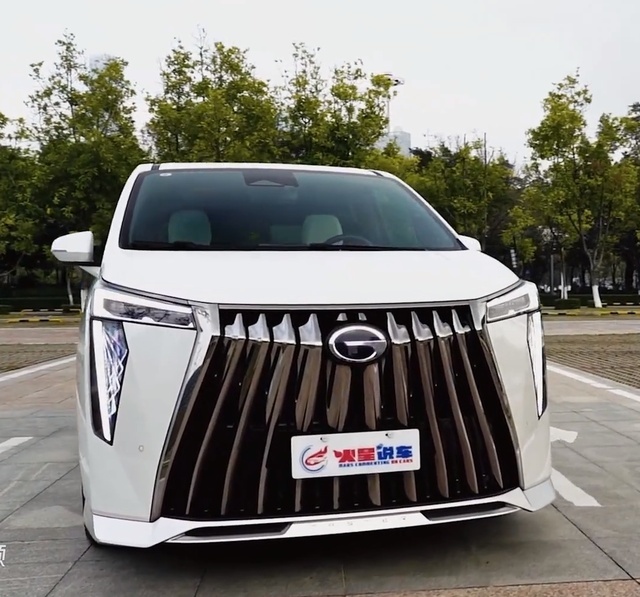 试驾传祺M8宗师系列双擎御尊版：吃得少跑得快，关键还很便宜