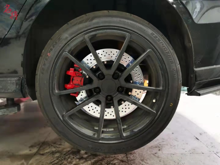 奥迪S3/8VS改装升级Rotora刹车 大六活塞
