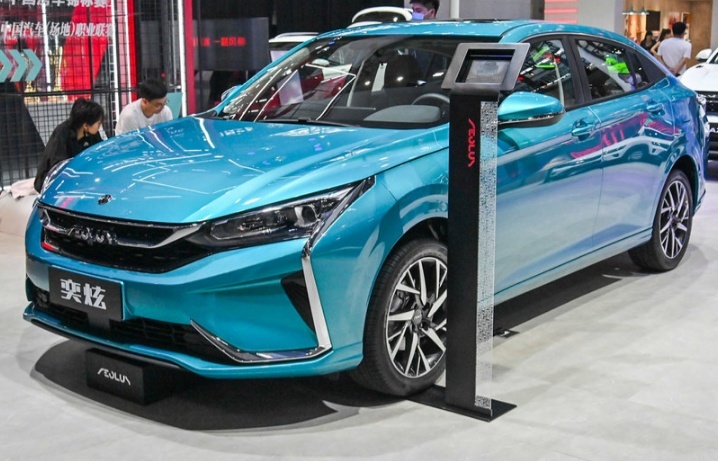 不足7万购买运动家轿，运动包围+獠牙前脸，油耗才5.6L