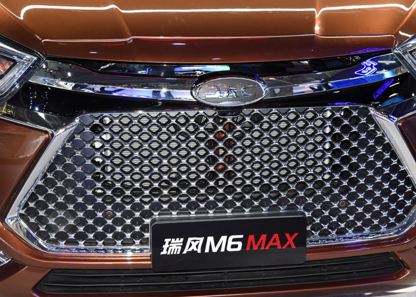 考虑到之前的MPV造车功底，江淮推出瑞风M6 MAX，更豪华