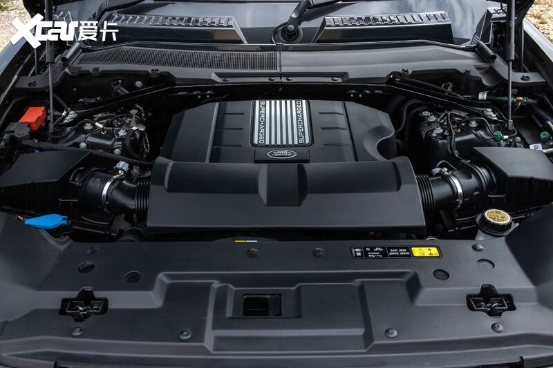 路虎即将发布卫士130旗舰车型 v8发动机!八座!