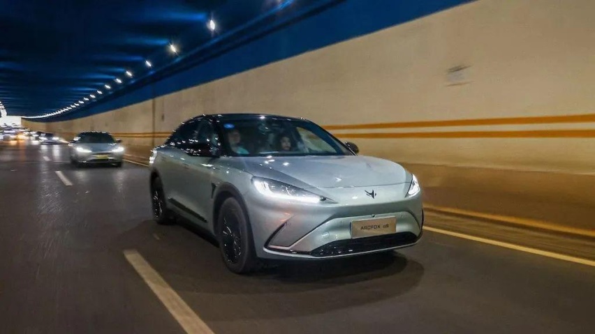 用细节打败汉EV 阿尔法S的森系新豪华20万级无对手