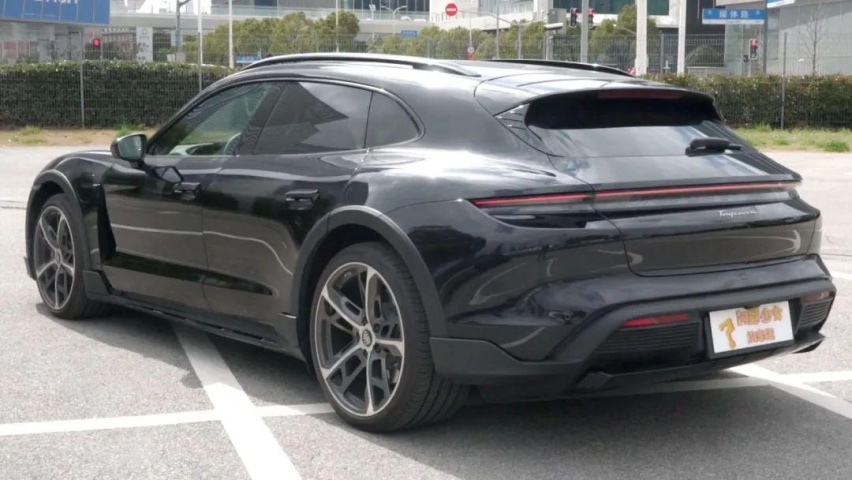 最美电动猎装车——Taycan Cross Turismo