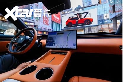轴距超3米 全系宁德时代 纯电+增程 极狐阿尔法T7上市13.28万起