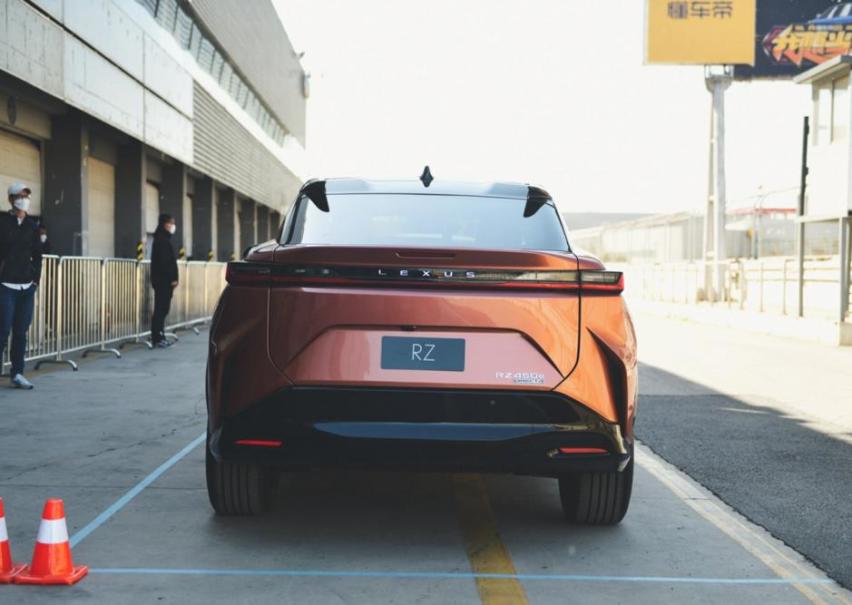 出自e-TNGA架构，定位纯电紧凑型SUV，雷克萨斯RZ偷偷露面