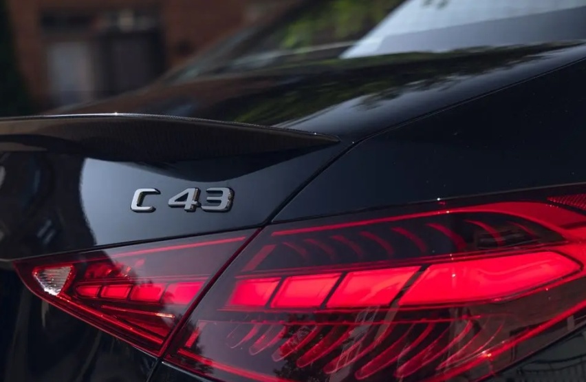 能进AMG车友群！新一代AMG C43 轿跑版，少两缸动力还够不够带劲