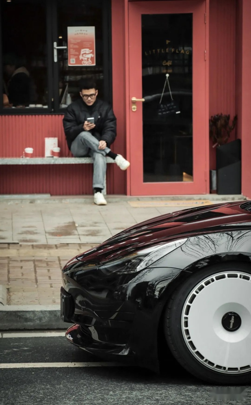 购入特斯拉Model 3玩姿态改装，只因油价涨了两毛钱