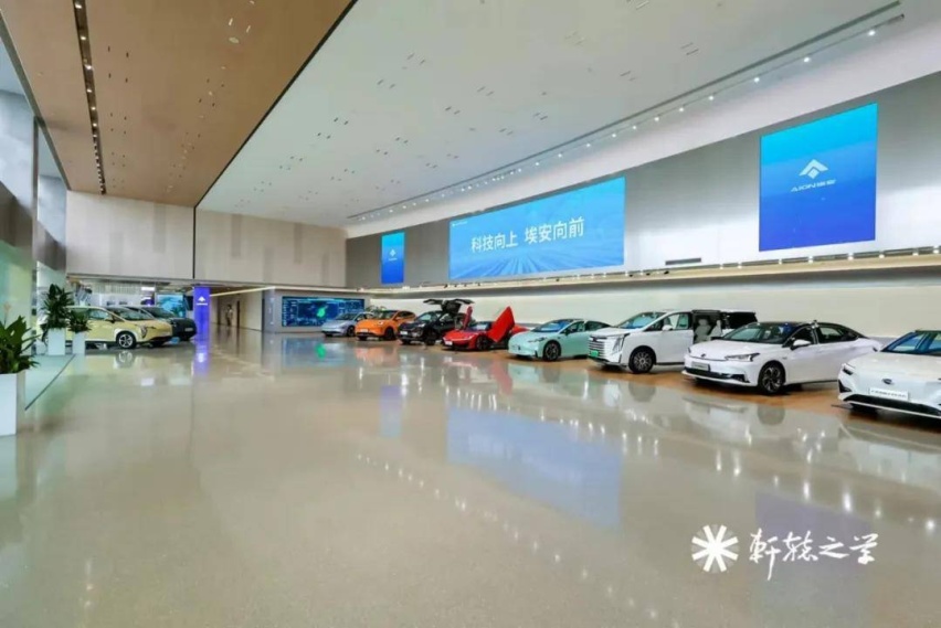 ​带发动机的电车逼死油车