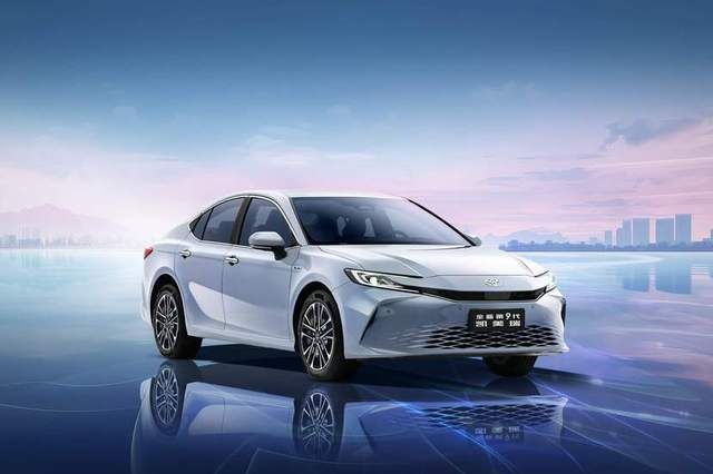 铂智品牌第二款战略新车——铂智3X北京车展全球首发亮相